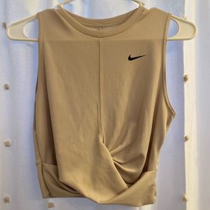 NIKE CROP TOP SIZE SM